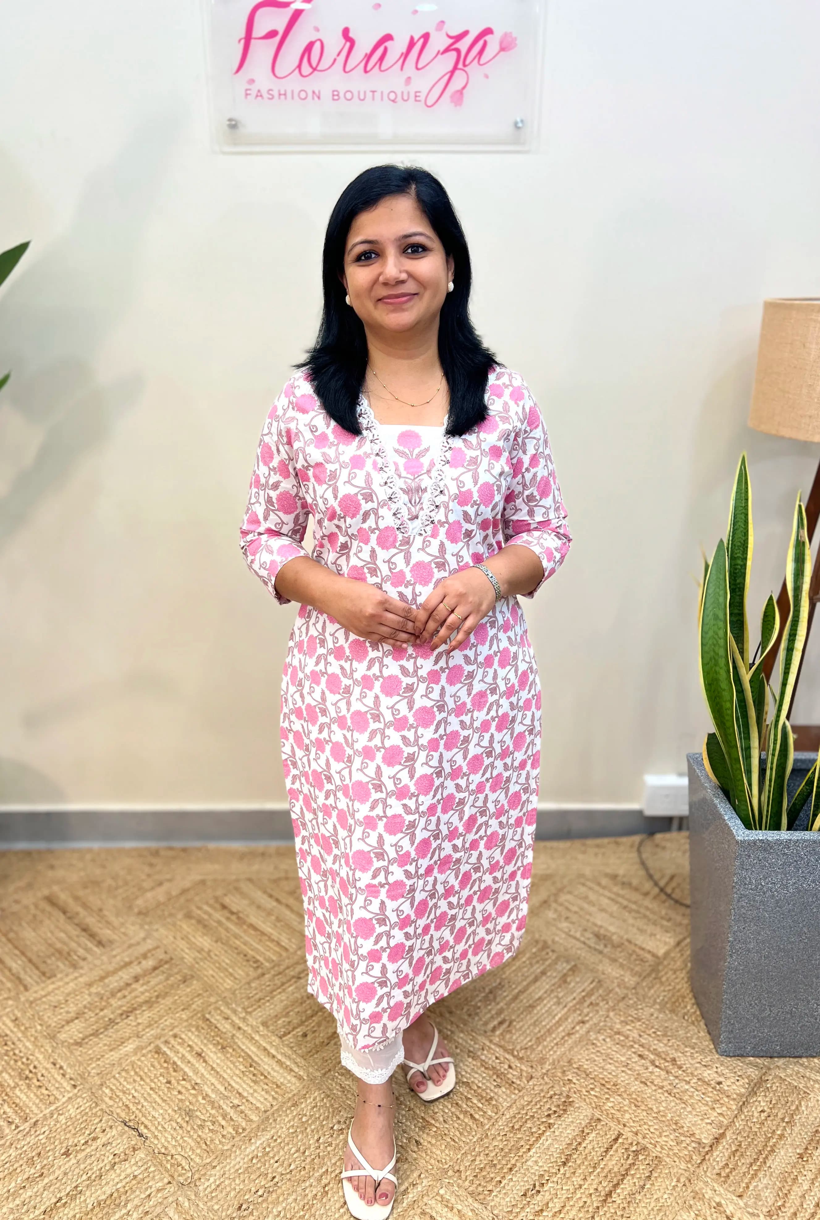 Florista Slitted Kurti In  Cotton - White n Pink
